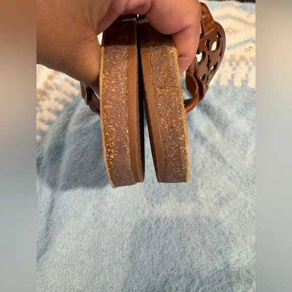 Tory Burch Tan Textured Surface - Picture 7 of 13